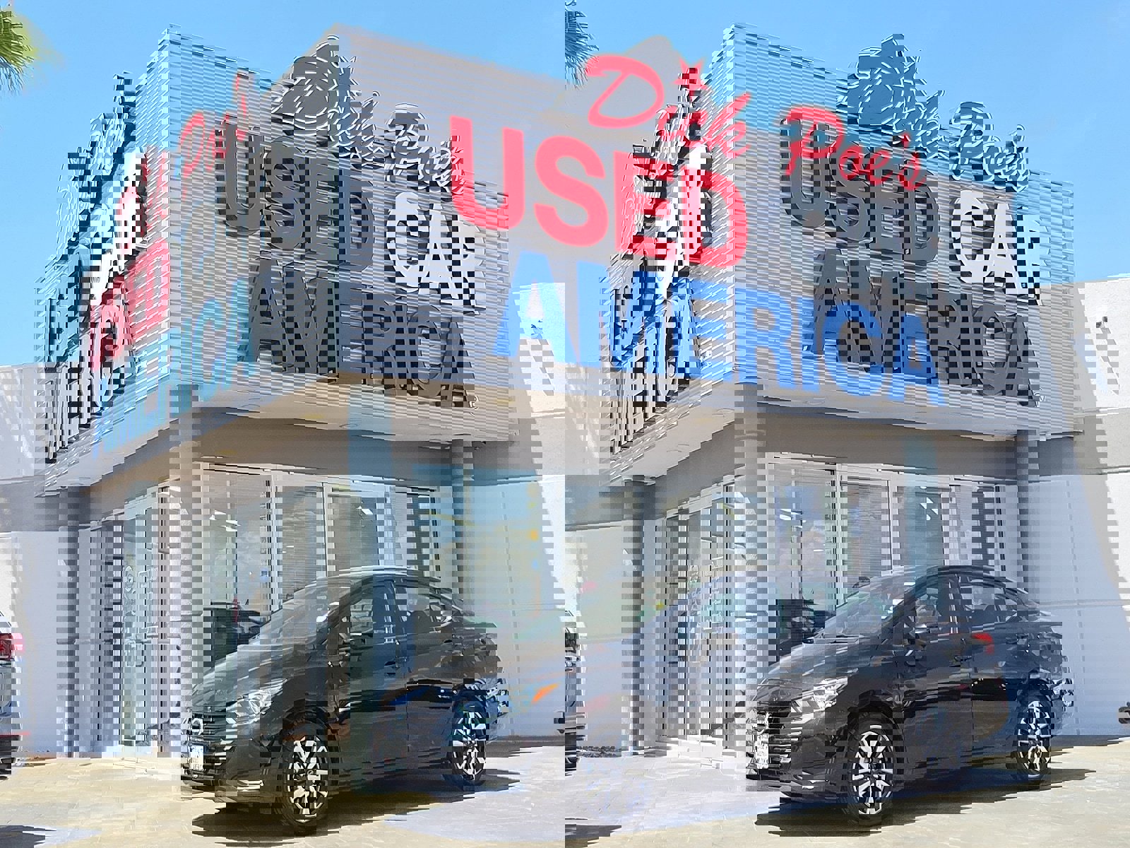 Used 2024 Nissan Versa SV image 1