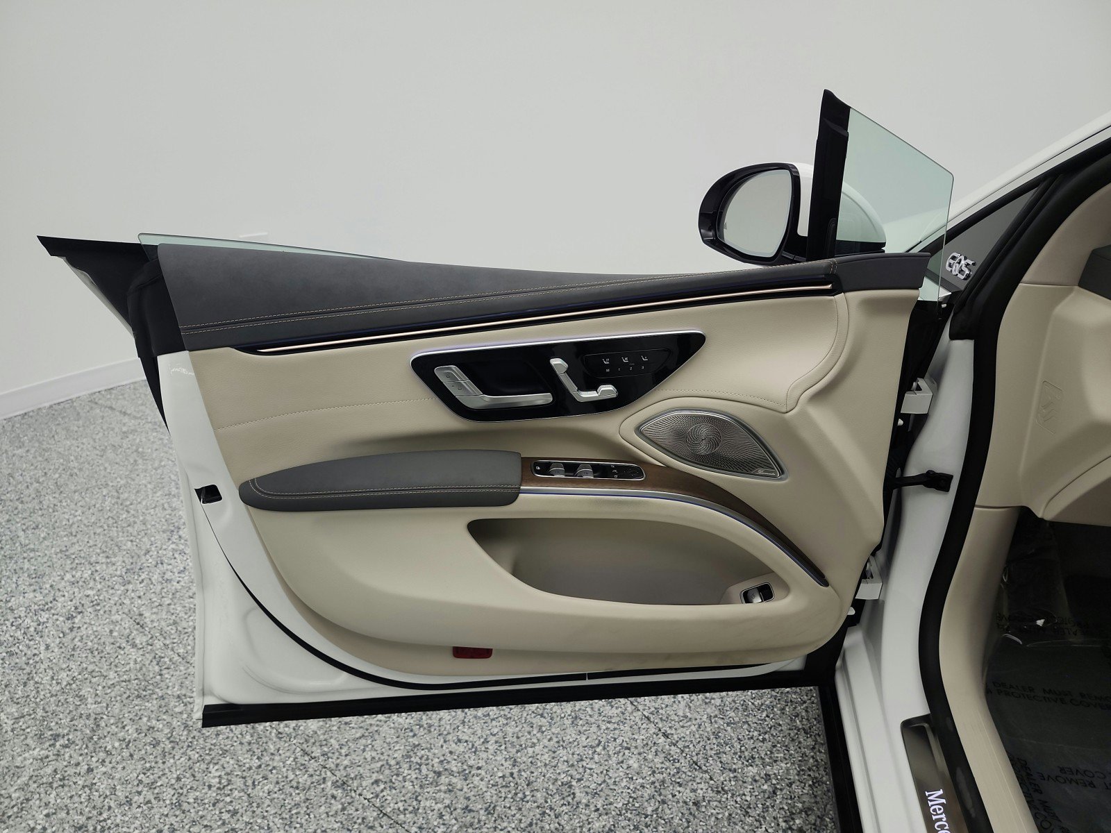 Used 2022 Mercedes-Benz EQS 450+ Sedan image 29