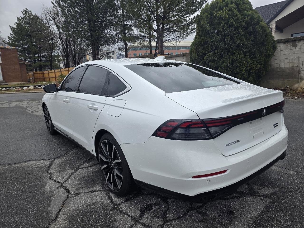 Used 2023 Honda Accord Touring image 3