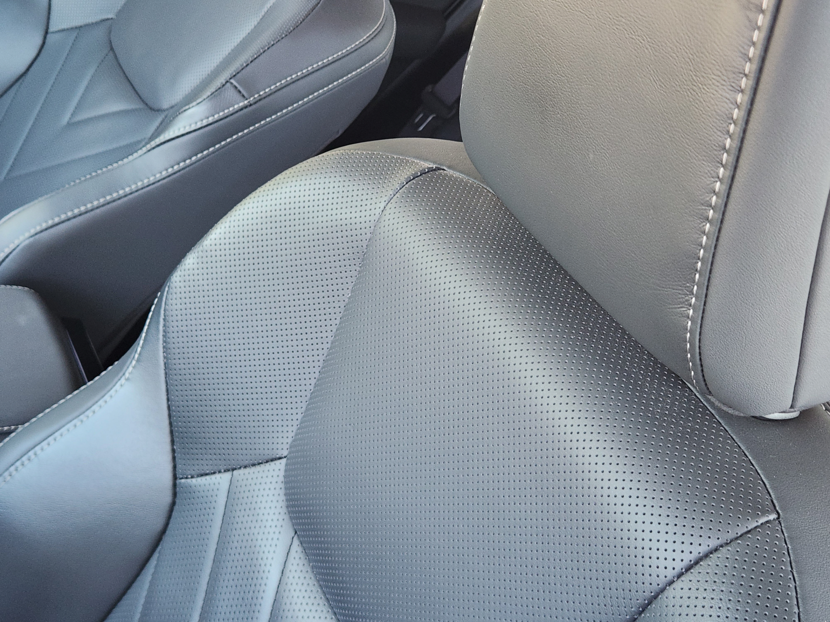 Used 2025 Lexus NX 450h+ AWD w/ Accessory Package (2T) image 7
