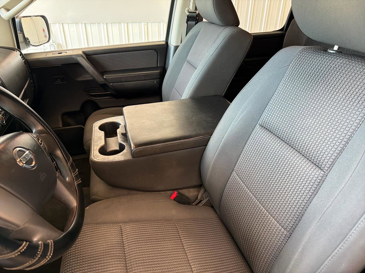 Used 2013 Nissan Titan SV AWD/4WD image 8