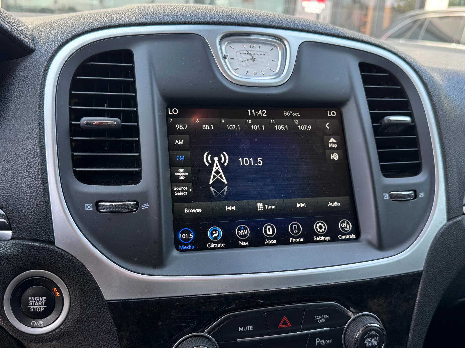 Used 2022 Chrysler 300 Touring L w/ Comfort Group image 22