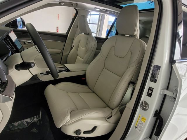 New 2026 Volvo XC90 B6 Ultra w/ Lounge Package AWD/4WD image 7