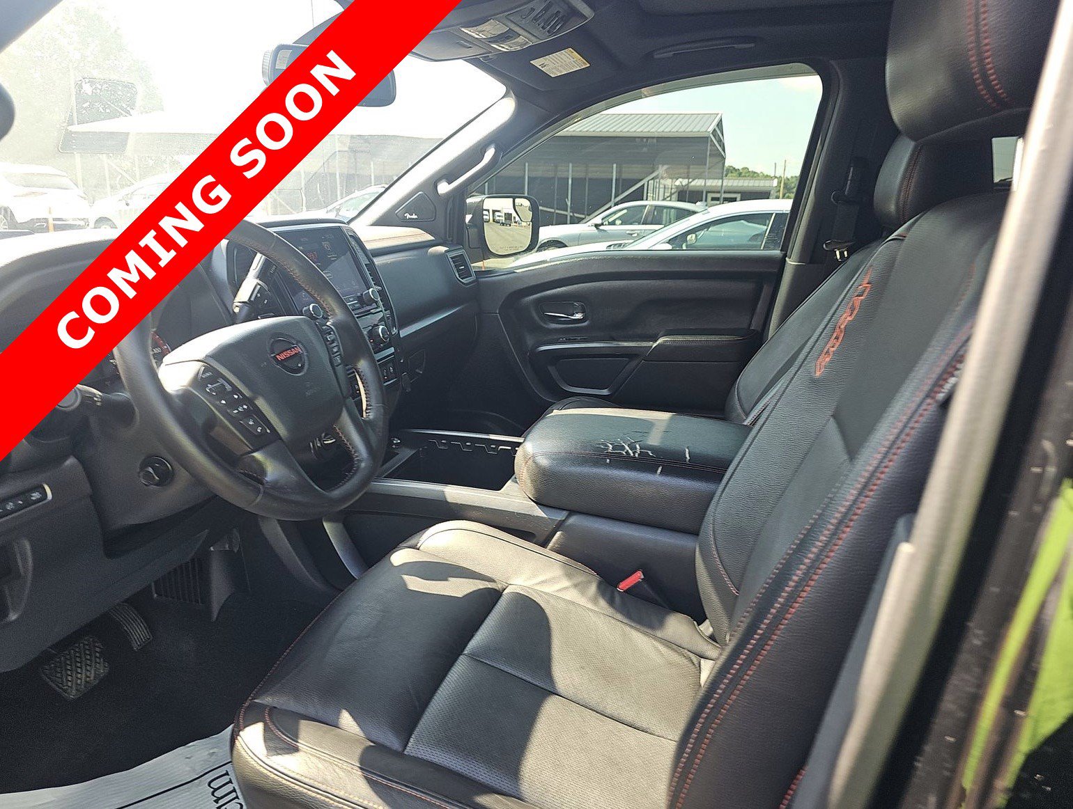 Used 2021 Nissan Titan PRO-4X w/ Pro-4x Convenience Package AWD/4WD image 6
