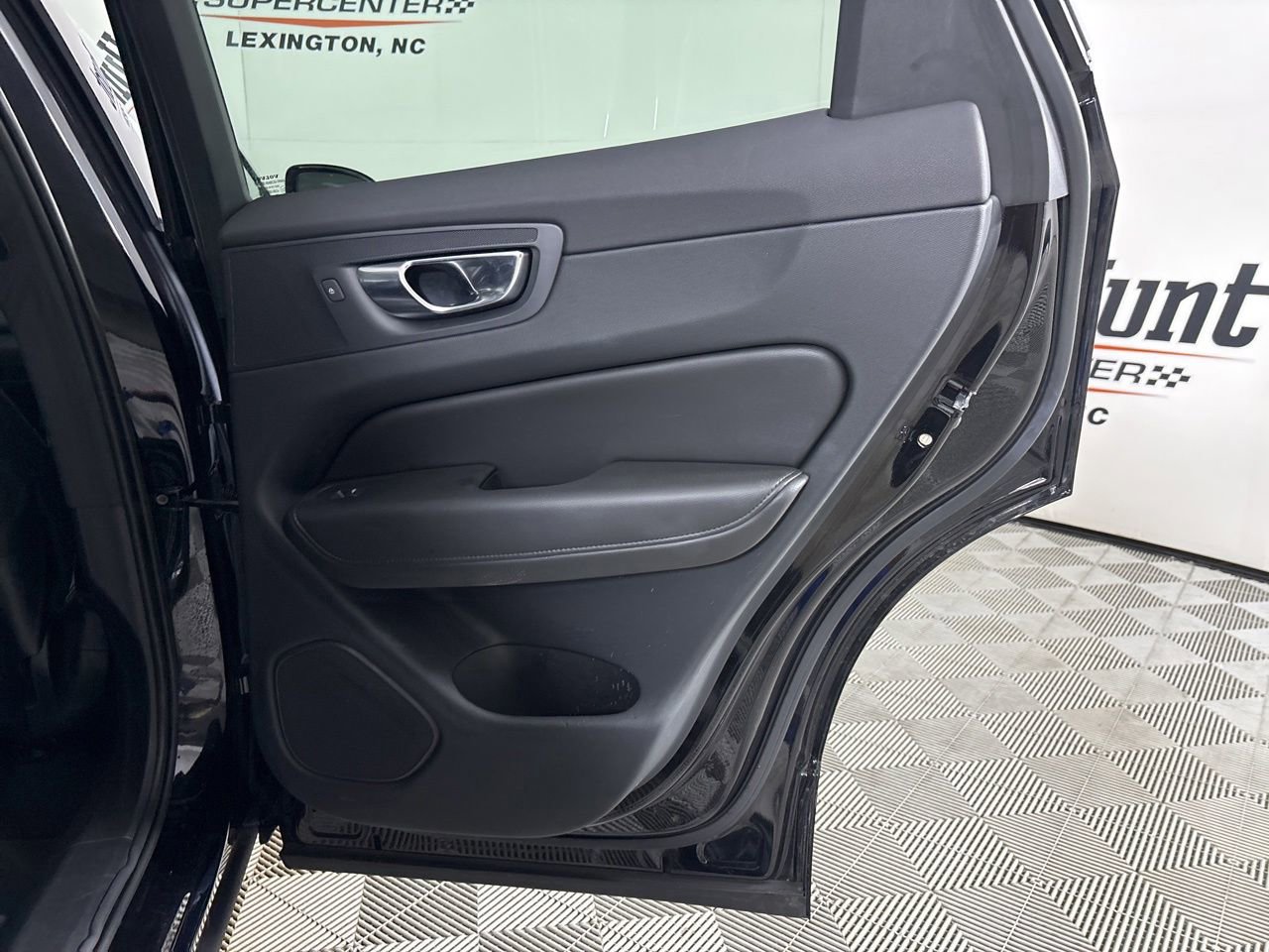 Used 2023 Volvo XC60 B5 Core w/ Climate Package AWD/4WD image 26
