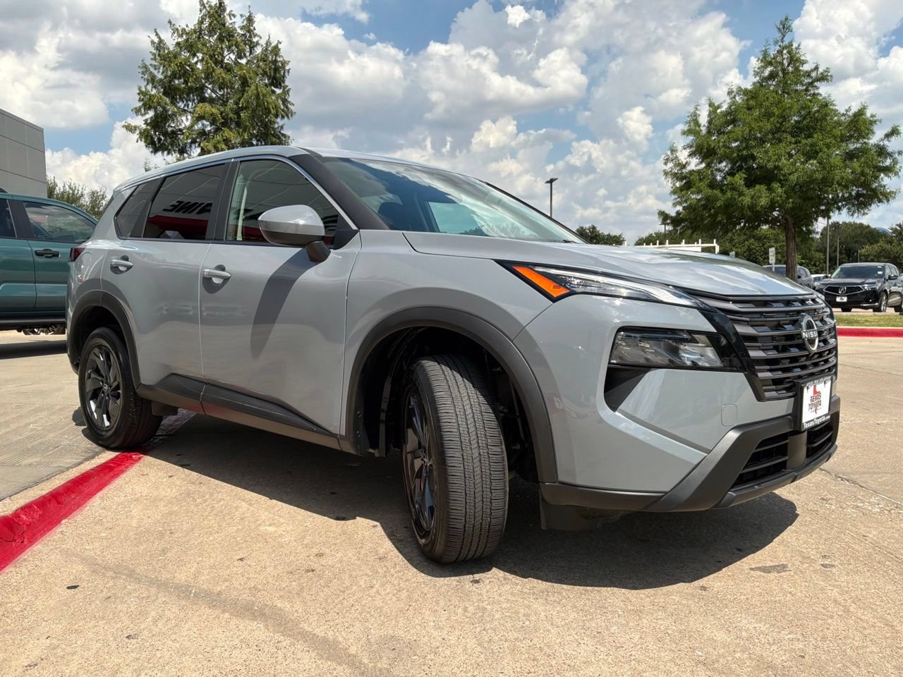 Used 2026 Nissan Rogue SV FWD image 4