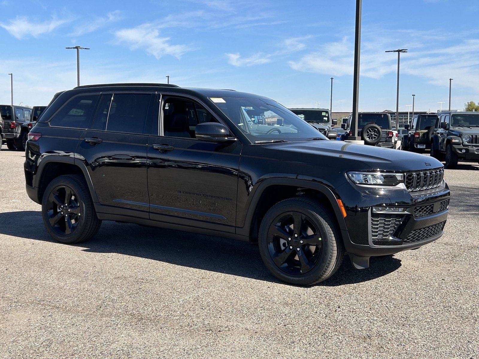 New 2026 Jeep Grand Cherokee Limited w/ Limited Altitude Package AWD/4WD image 5