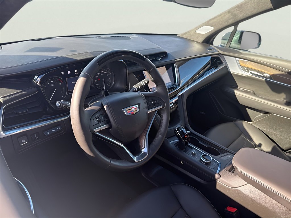 Certified 2025 Cadillac XT6 Premium Luxury w/ Platinum Package image 24