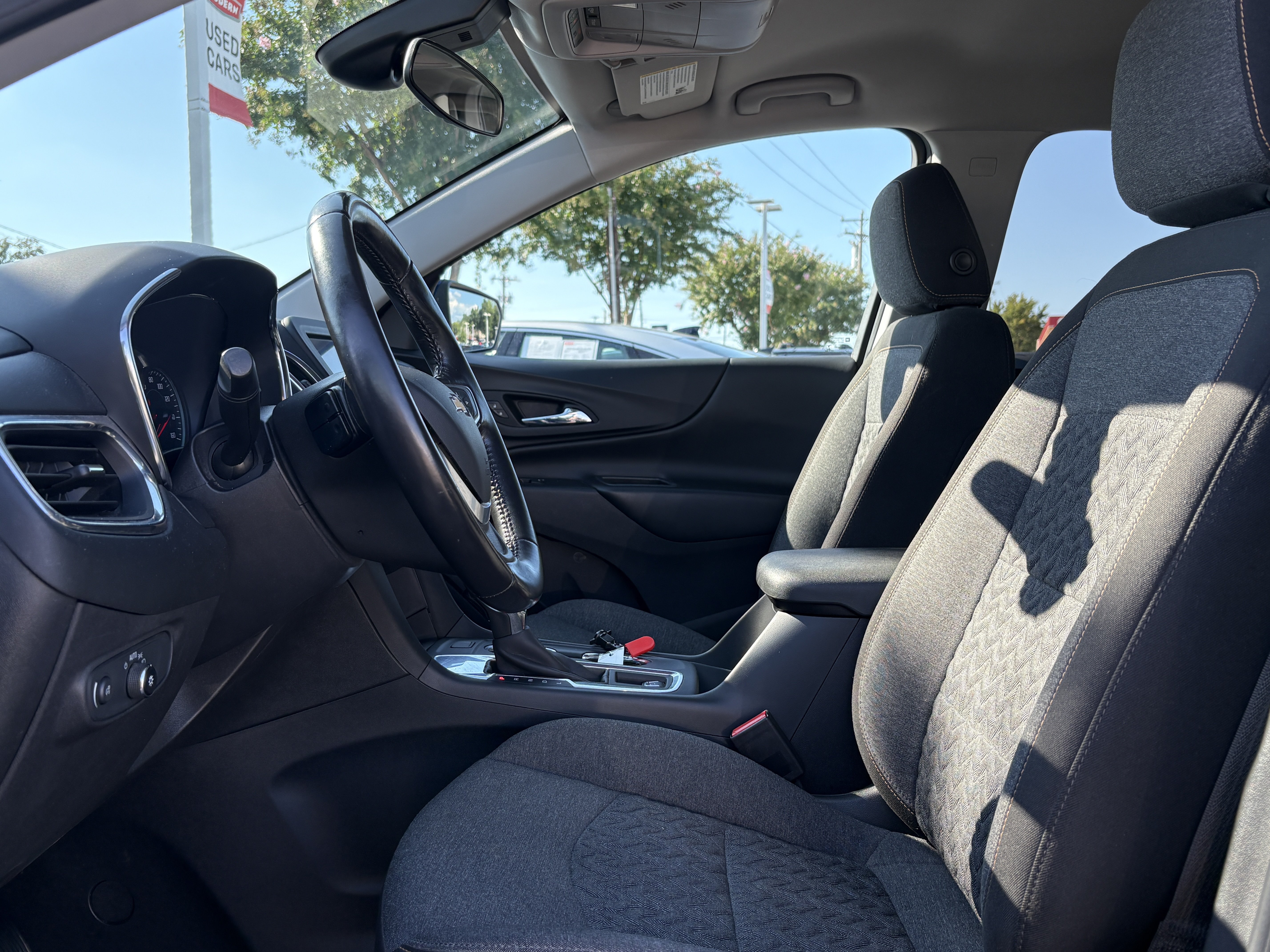 Used 2022 Chevrolet Equinox LT FWD image 9