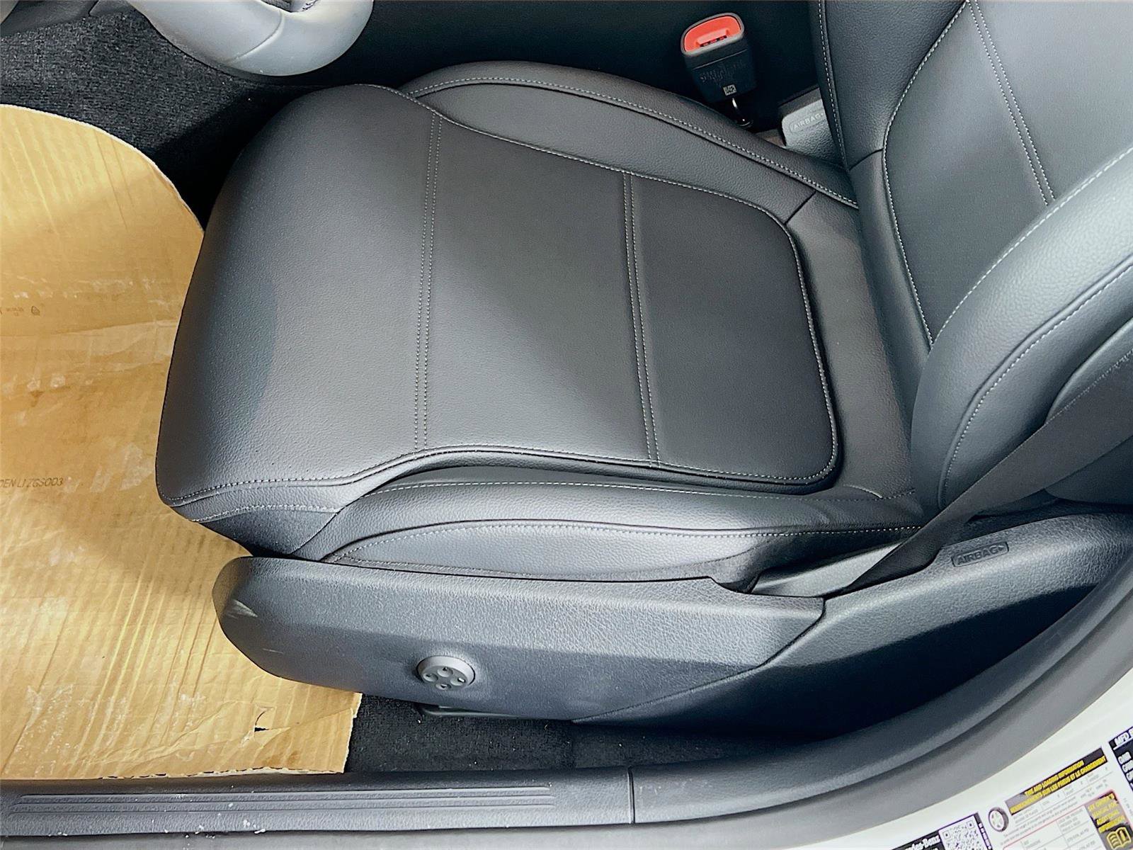 New 2026 Mercedes-Benz C 300 4MATIC Sedan image 18