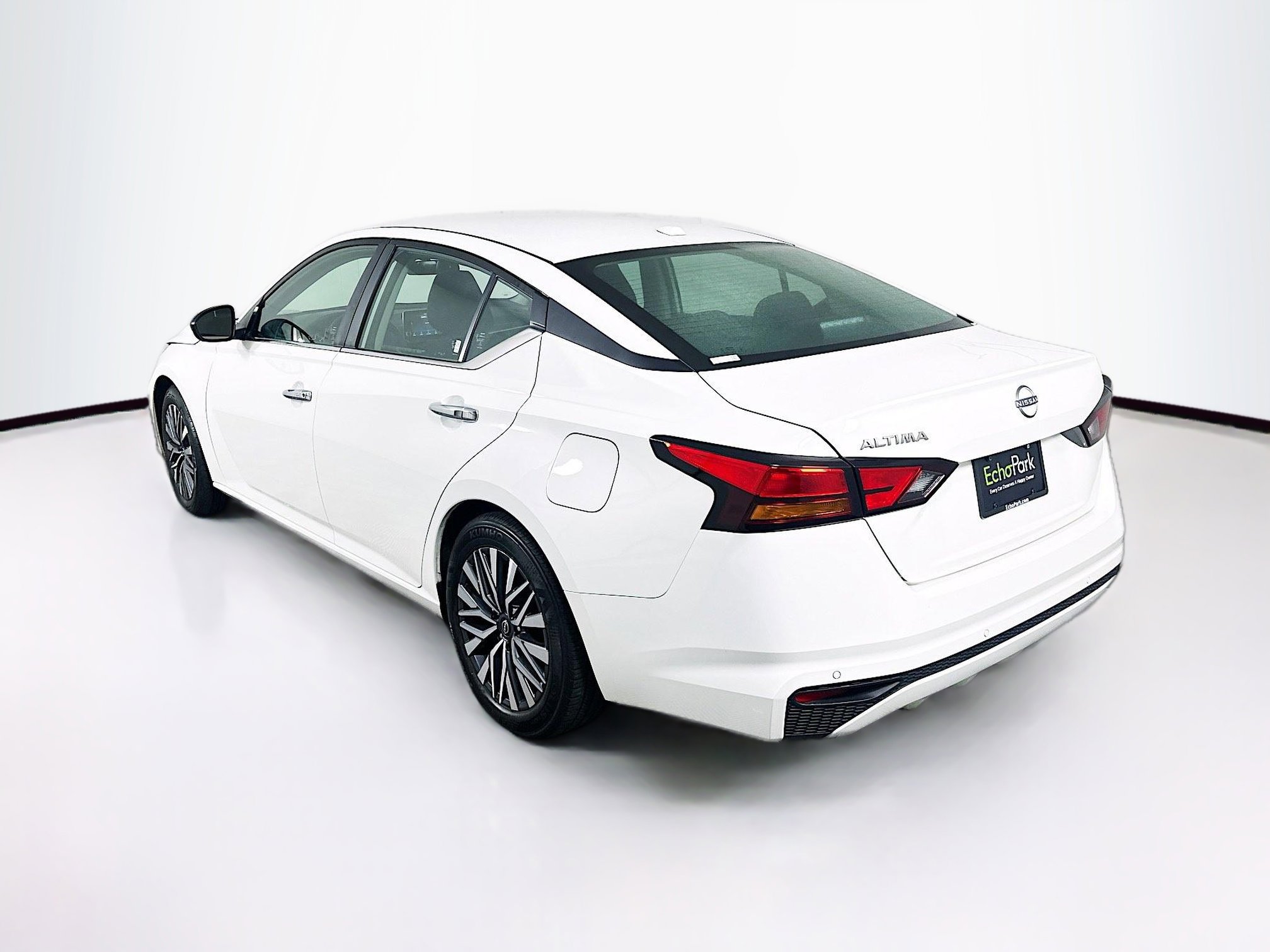 Used 2025 Nissan Altima 2.5 SV image 5
