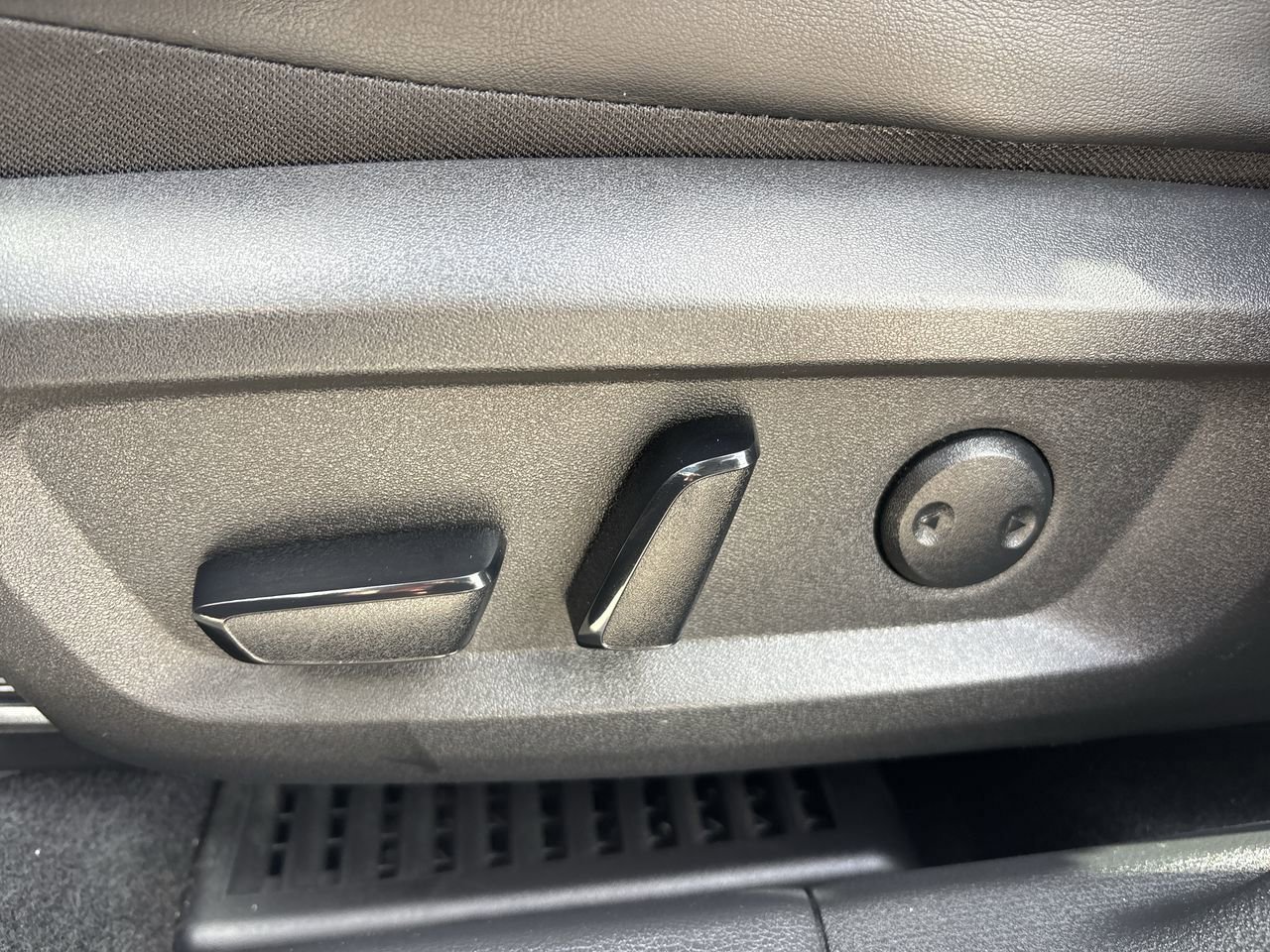 Used 2021 Nissan Rogue Platinum FWD image 20