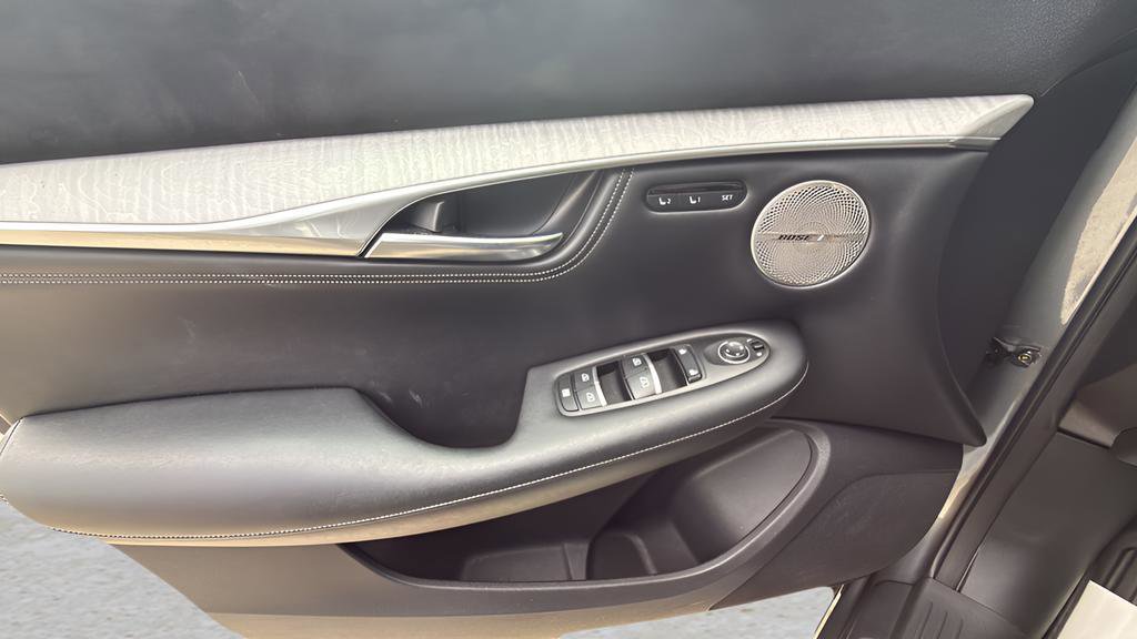 Used 2019 INFINITI QX50 Essential w/ Sensory Package image 18