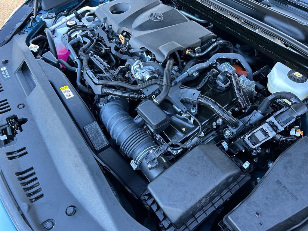 Used 2025 Toyota Camry SE w/ Convenience Package image 30