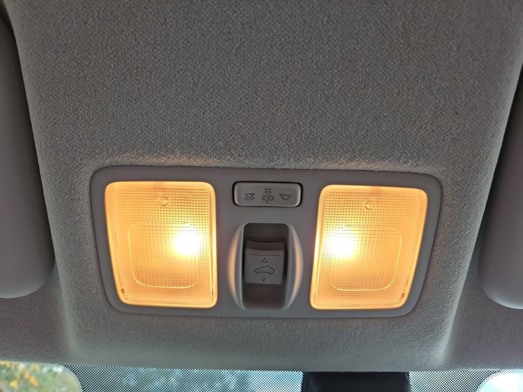 Used 2025 Hyundai Venue SEL image 20