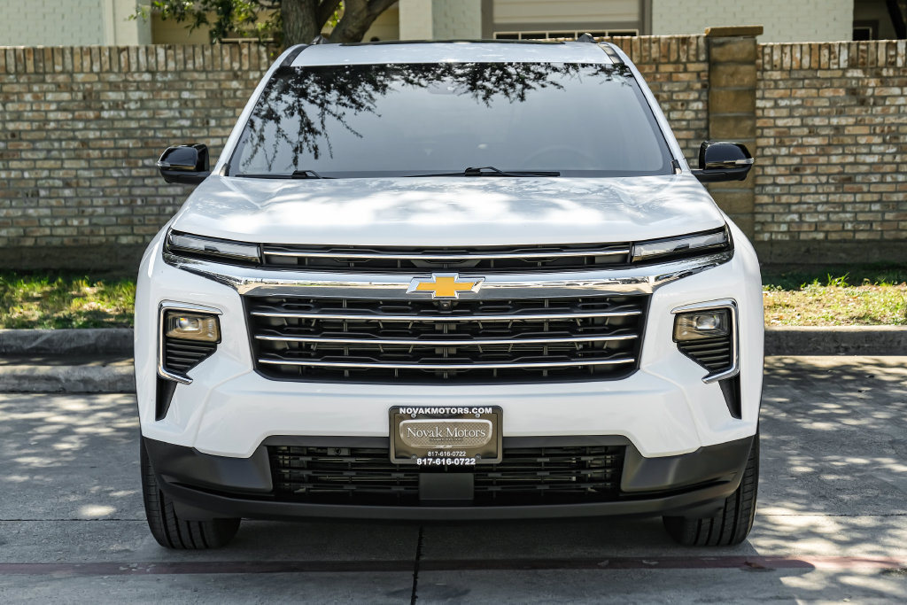 Used 2024 Chevrolet Traverse LT AWD/4WD image 11