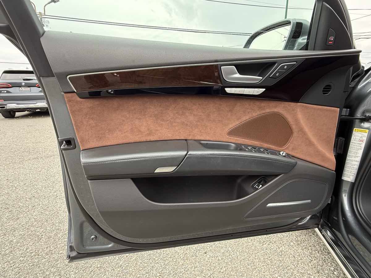 Used 2014 Audi A8 L 4.0T w/ Premium Package image 32