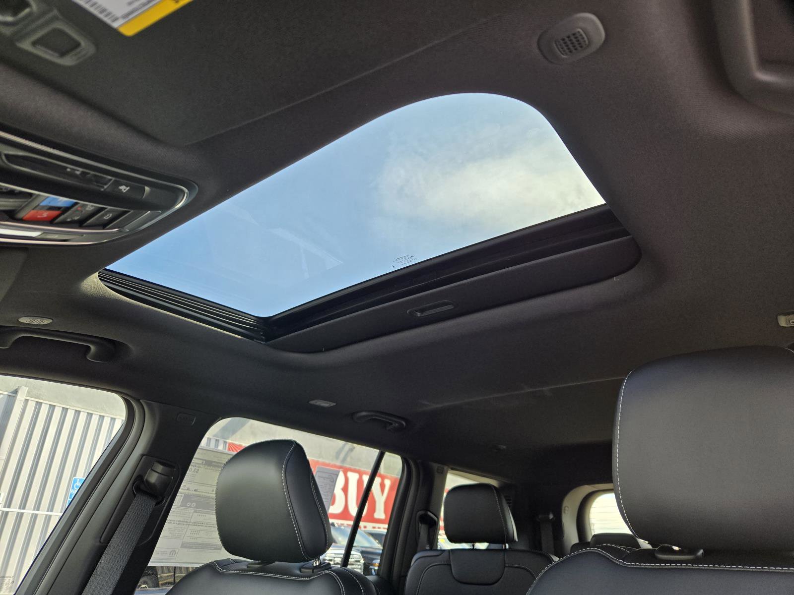 New 2025 Jeep Grand Cherokee L Altitude image 23