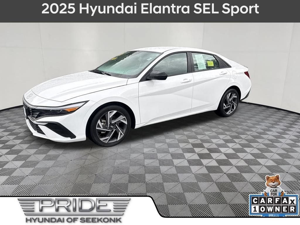 Used 2025 Hyundai Elantra Sport FWD image 1