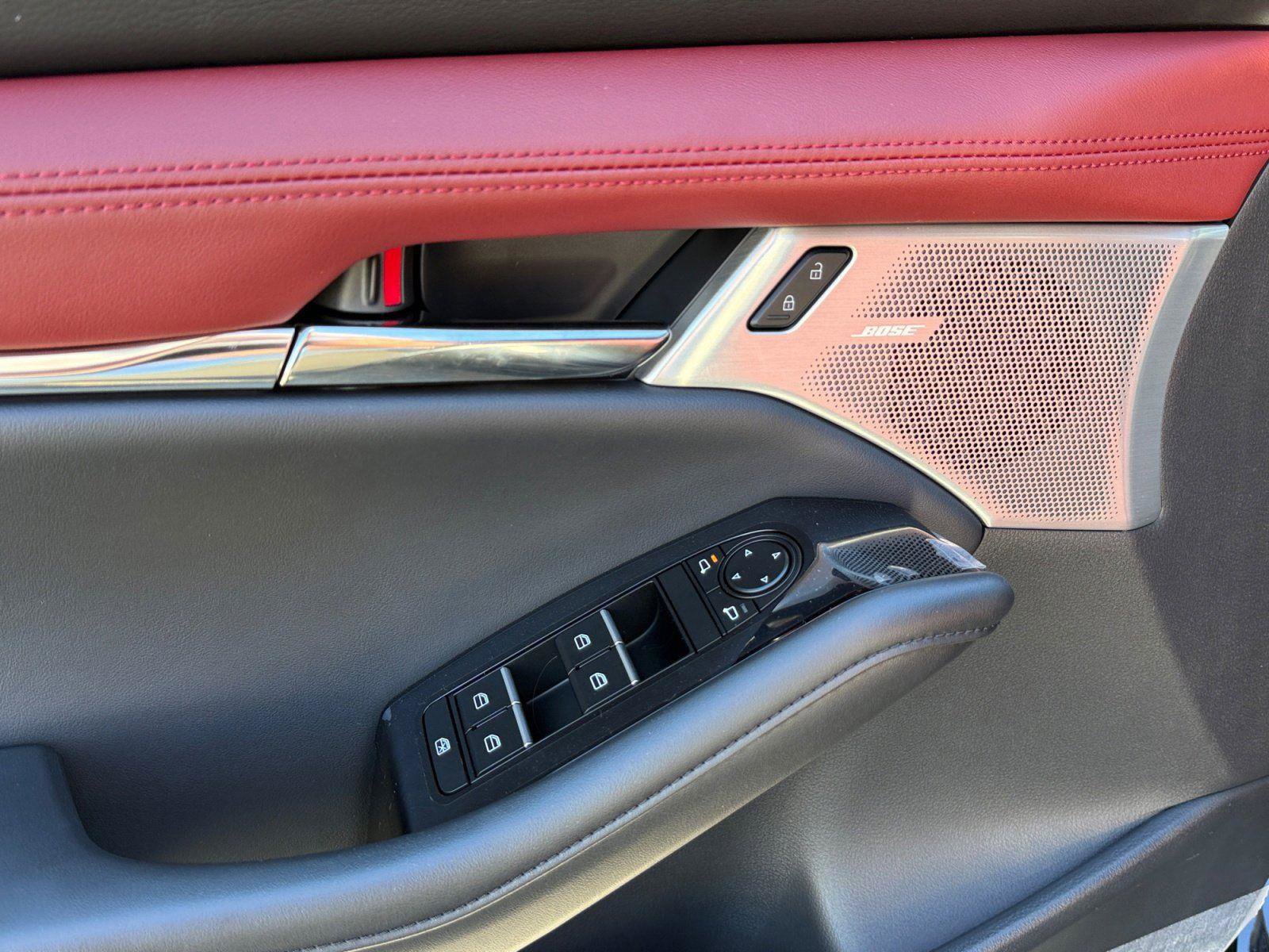 New 2026 MAZDA MAZDA3 2.5 S Hatchback w/ Premium Pkg image 17