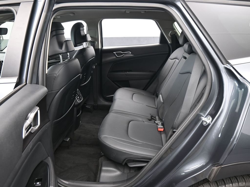 Used 2024 Kia Sportage EX image 30