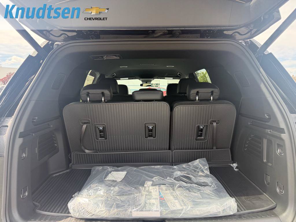 New 2026 Chevrolet Traverse LT w/ Midnight/Sport Edition AWD/4WD image 16