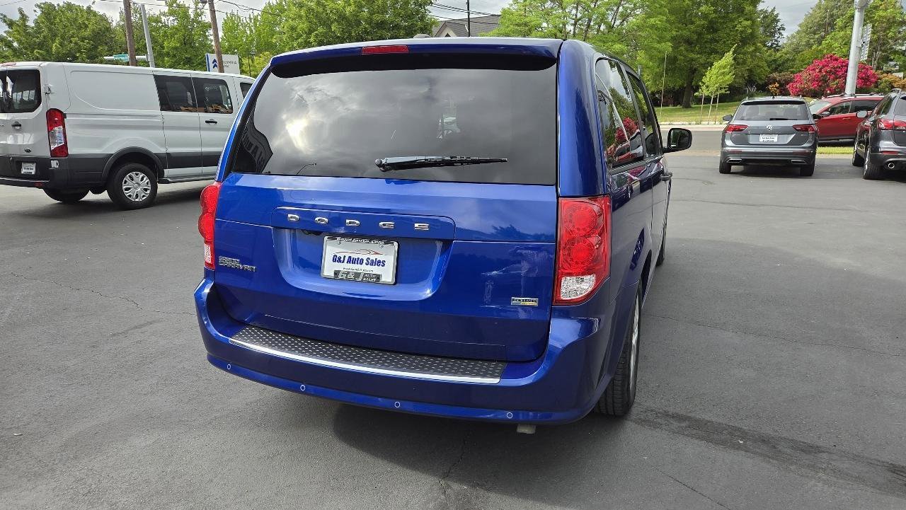 Used 2019 Dodge Grand Caravan SE w/ UConnect Hands-Free Group FWD image 9