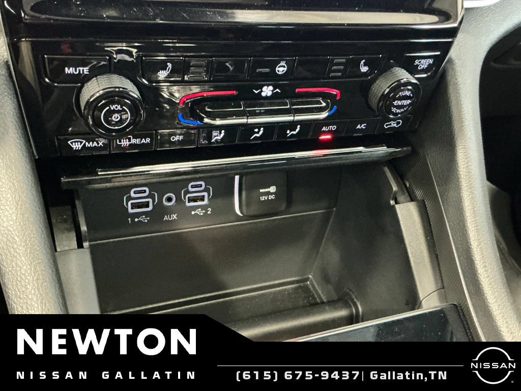 Used 2024 Jeep Grand Cherokee L Limited AWD/4WD image 22