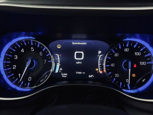 Used 2023 Chrysler Pacifica Touring-L FWD image 33