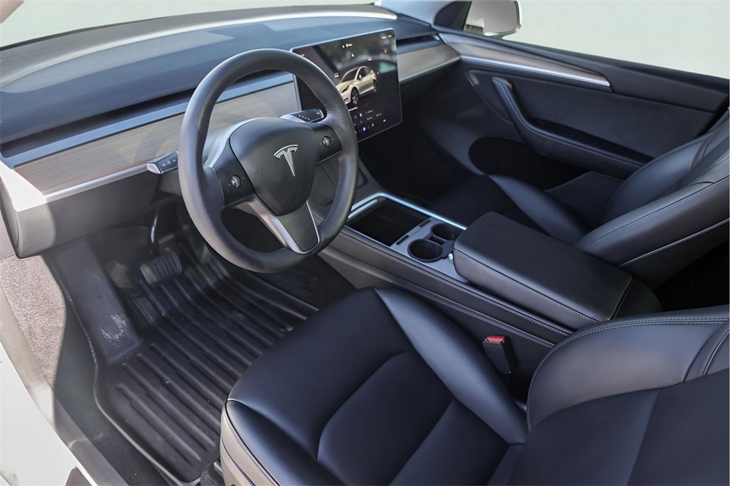 Used 2023 Tesla Model Y Long Range image 13