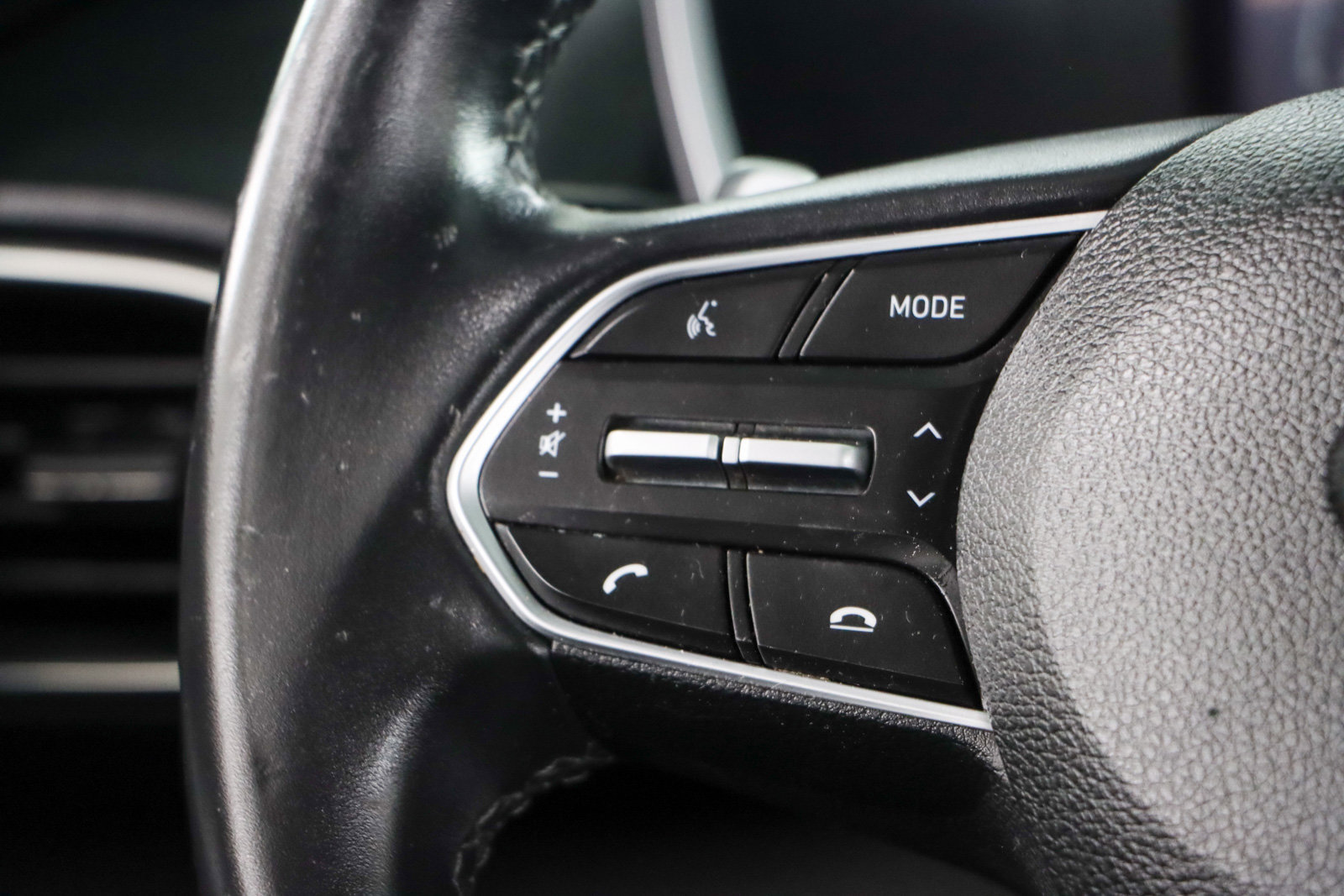 Used 2022 Hyundai Santa Fe SEL w/ Convenience Package image 13