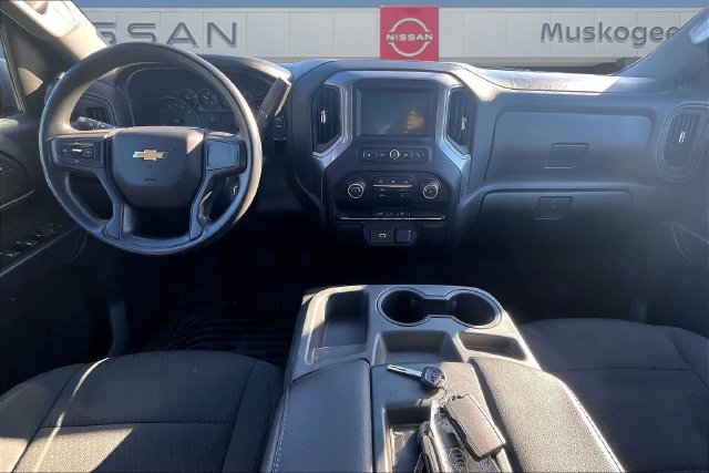 Used 2020 Chevrolet Silverado 1500 Custom w/ Custom Value Package AWD/4WD image 8