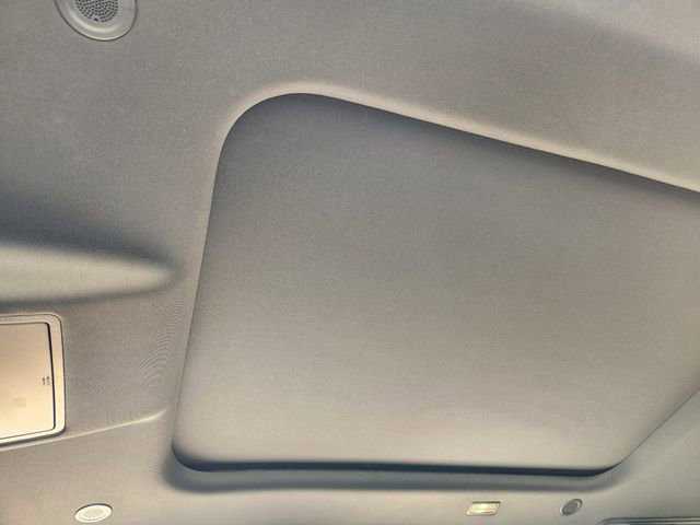 Used 2022 Land Rover Defender 110 X-Dynamic HSE AWD/4WD image 24