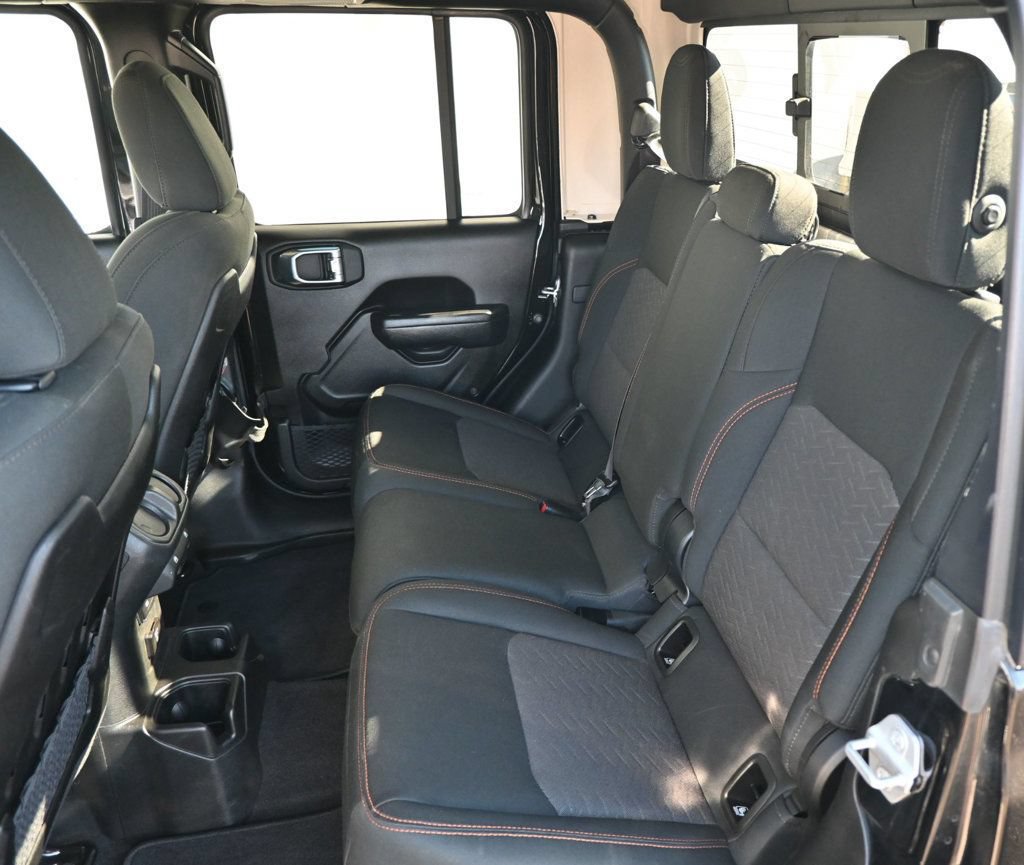 Used 2022 Jeep Gladiator Mojave w/ Cold Weather Group AWD/4WD image 21