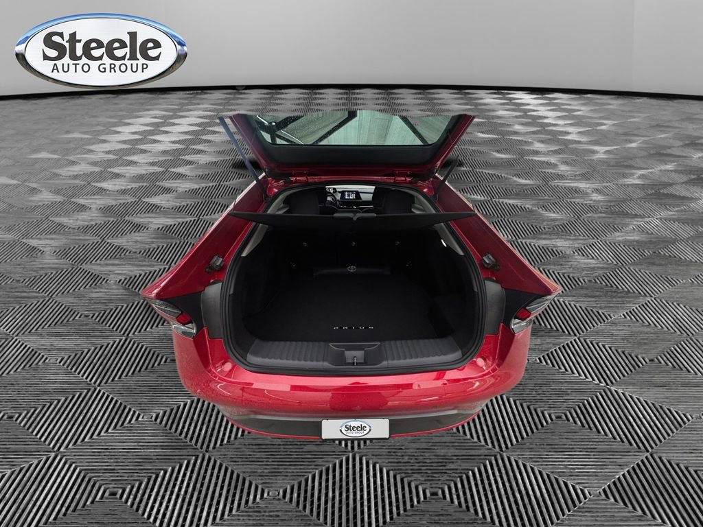 Used 2023 Toyota Prius LE image 18