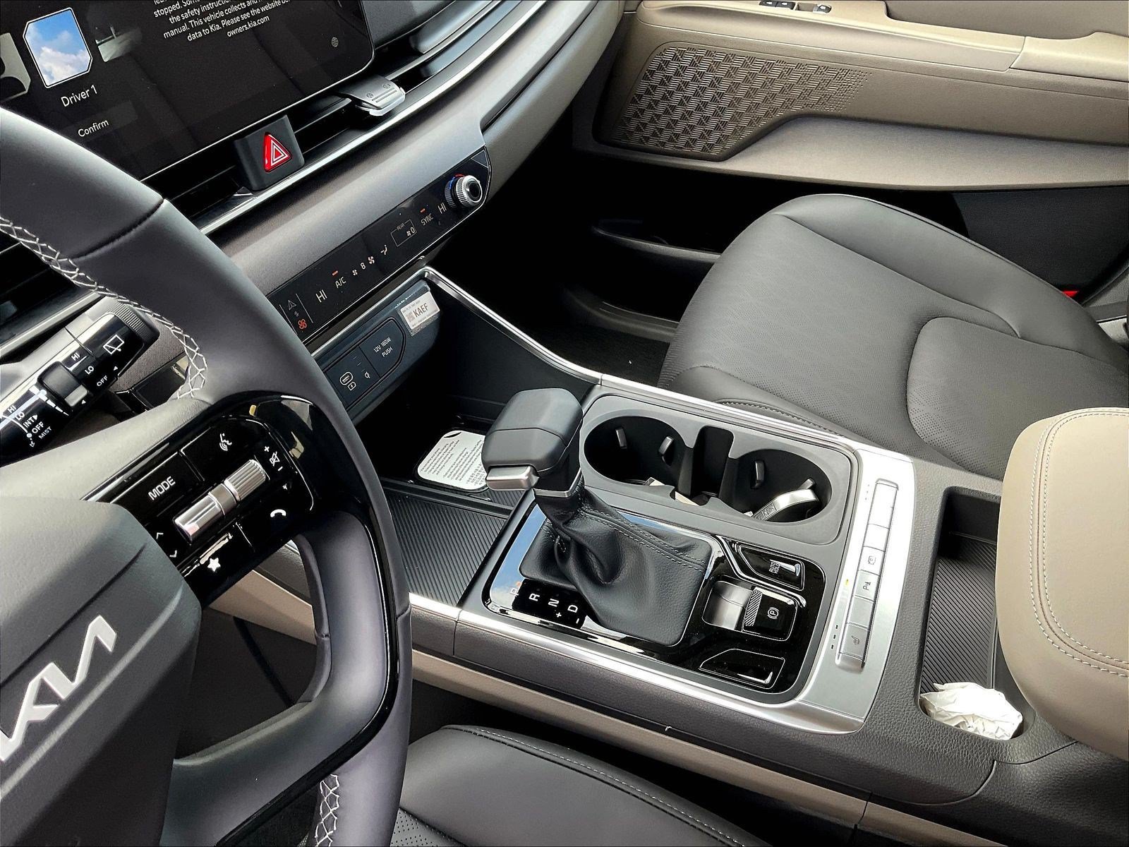 New 2027 Kia Carnival EX FWD image 12
