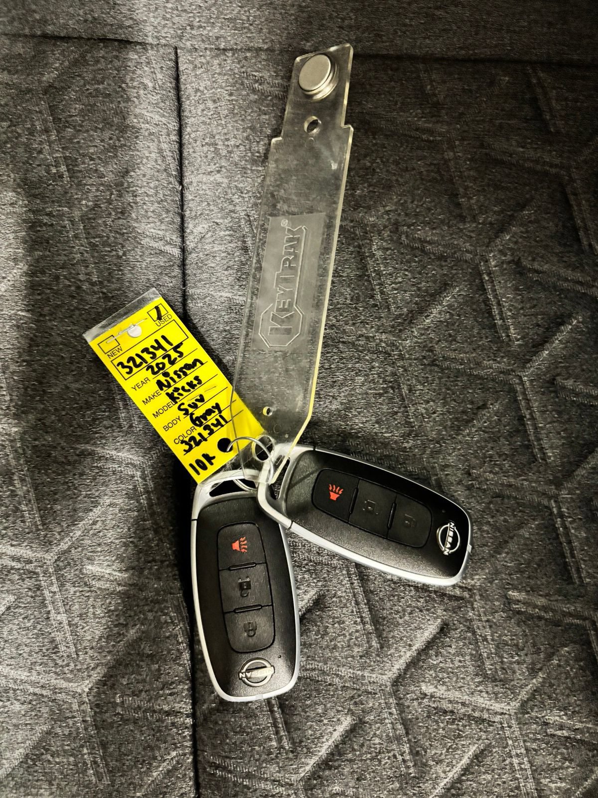 Used 2025 Nissan Kicks SV FWD image 25