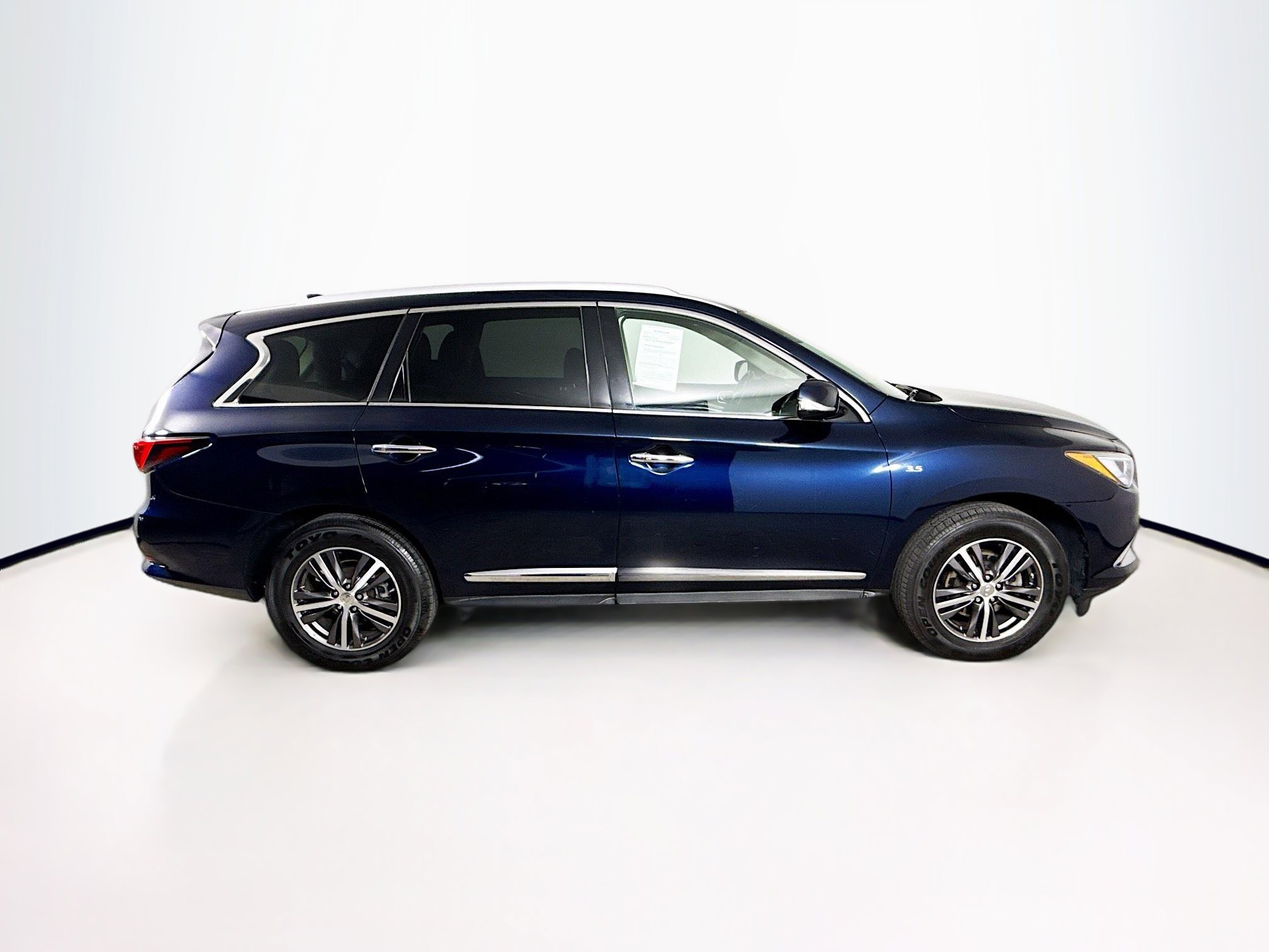 Used 2019 INFINITI QX60 Luxe image 2
