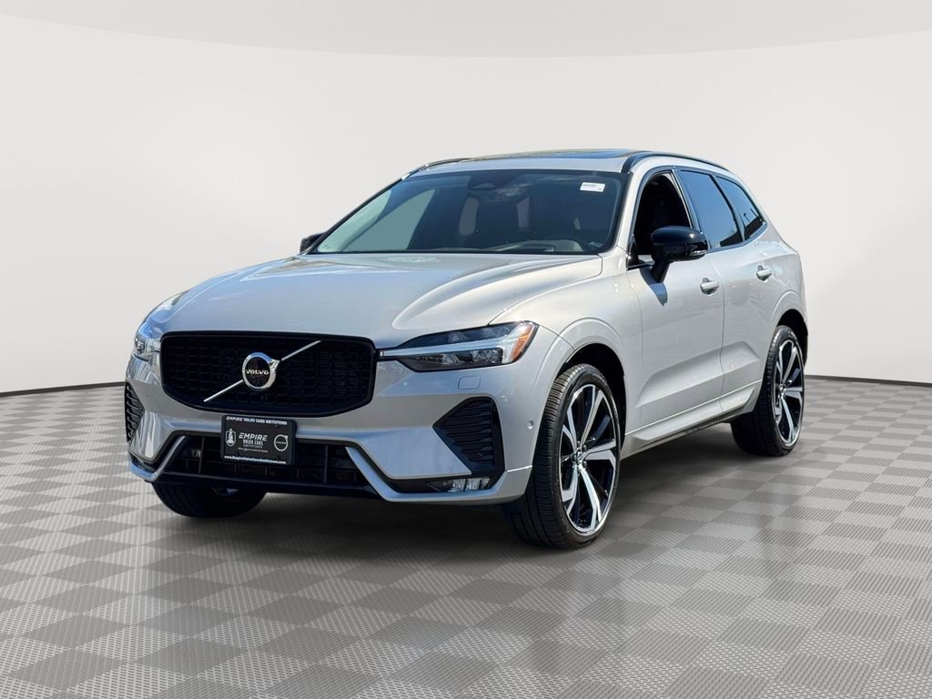 Used 2023 Volvo XC60 B6 Ultimate w/ Protection Package Premier image 2