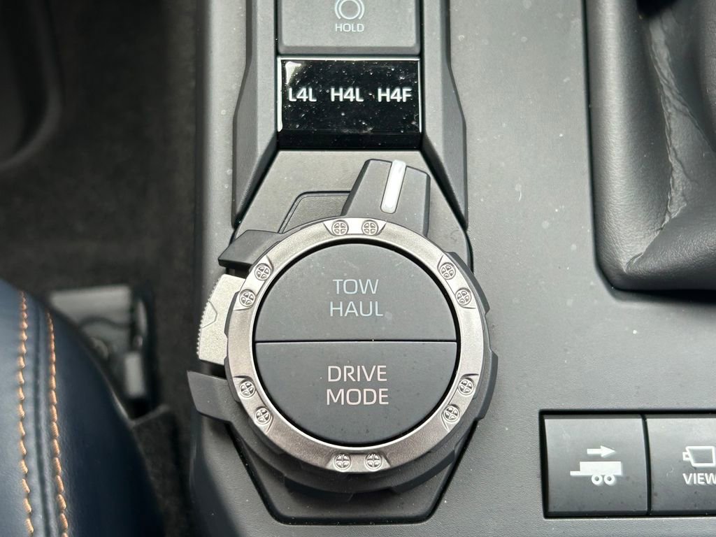 Used 2025 Toyota 4Runner 4WD image 34