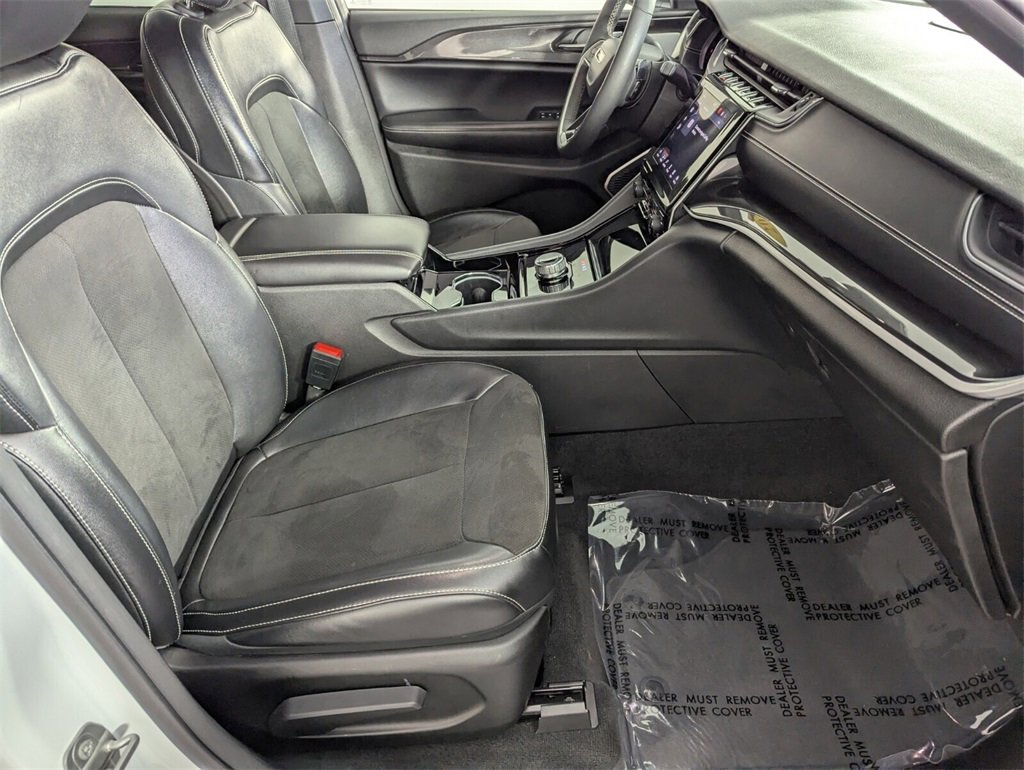 Certified 2023 Jeep Grand Cherokee L Laredo image 34