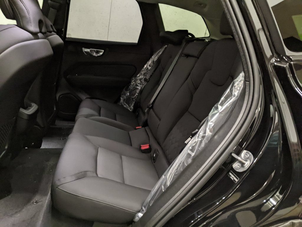 New 2026 Volvo XC60 B5 Plus w/ Protection Package Premier AWD/4WD image 23