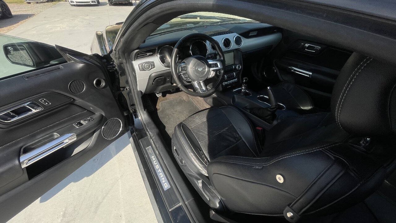 Used 2016 Ford Mustang GT Premium w/ Black Accent Package RWD image 12