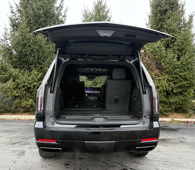 Used 2025 Cadillac Escalade Sport w/ Touring Package image 5