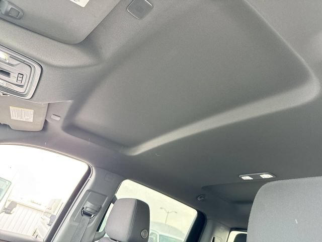 Used 2022 Chevrolet Silverado 1500 LT AWD/4WD image 22