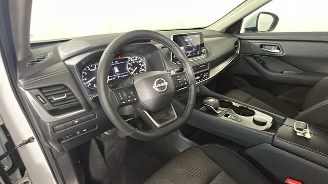 Used 2026 Nissan Rogue SV w/ Cold Weather Package AWD/4WD image 13