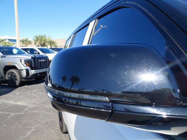 Used 2023 Jeep Grand Wagoneer Series III w/ Rear Seat Video Group 1 AWD/4WD image 11