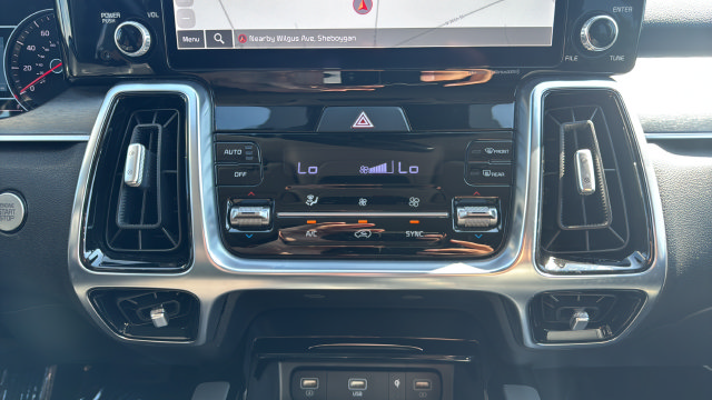 Certified 2022 Kia Sorento SX FWD image 18