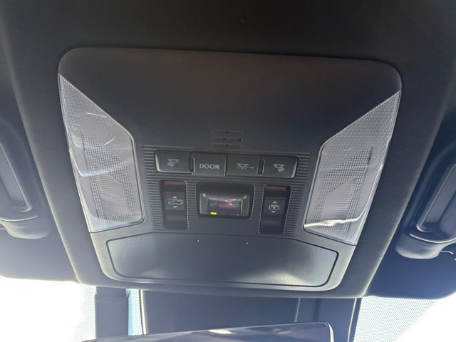 Used 2025 Toyota RAV4 XSE w/ Advanced Technology Package AWD/4WD image 25