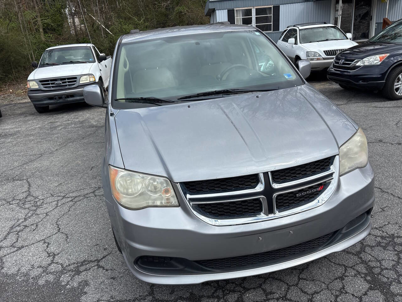 Used 2014 Dodge Grand Caravan SXT image 3